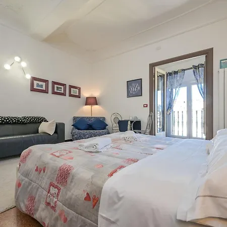 Lovely On Rooftops - Genovainrelax Genua