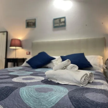 Lovely On Rooftops - Genovainrelax ג'נובה