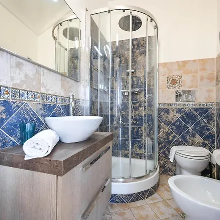 Apartamento Lovely On Rooftops - Genovainrelax